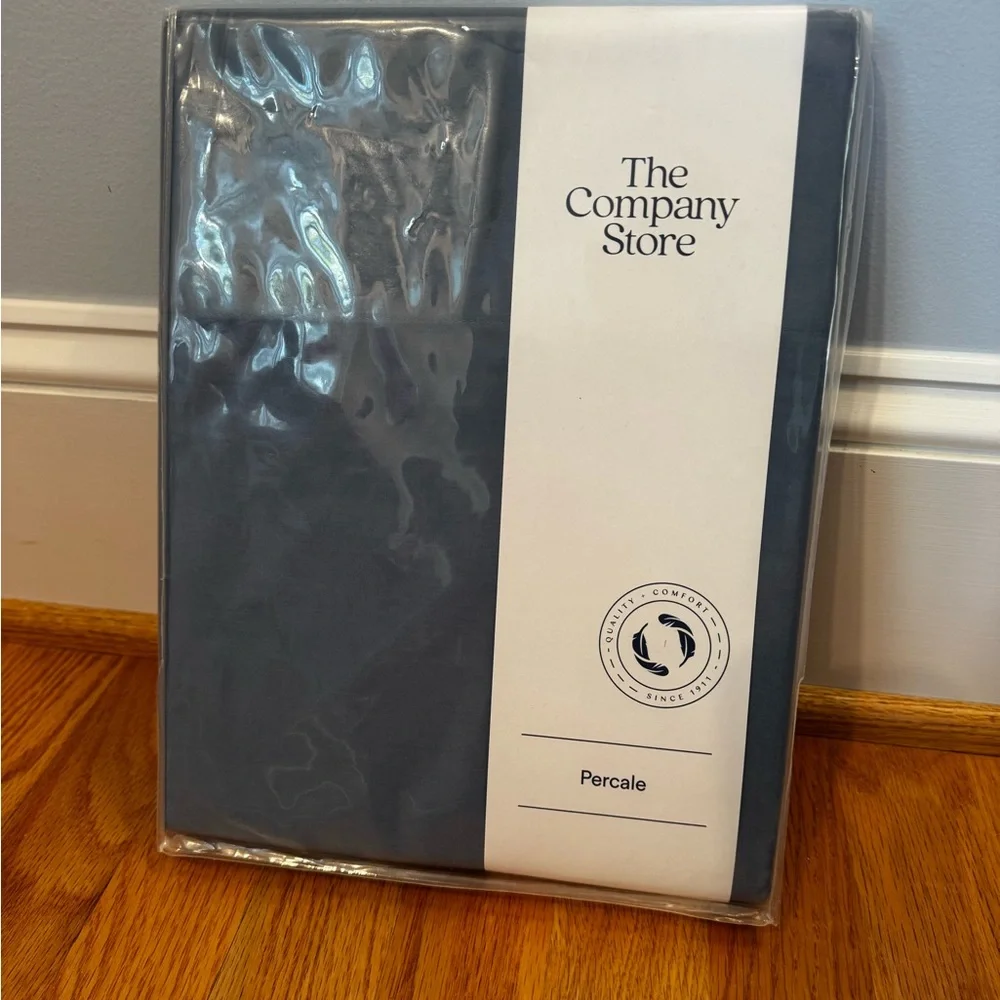 NWT The Company Store Percale Slate Blue Bedding Twin Top Sheet